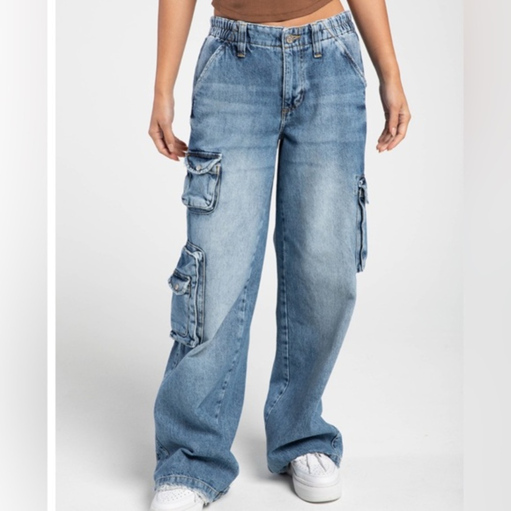 BDG Urban Outfitters cargo jeans29/32